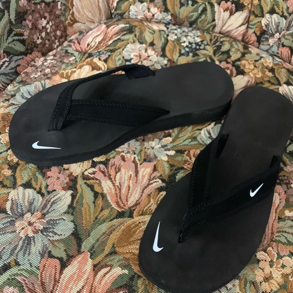 Nike Shoes - Women’s Nike sandals